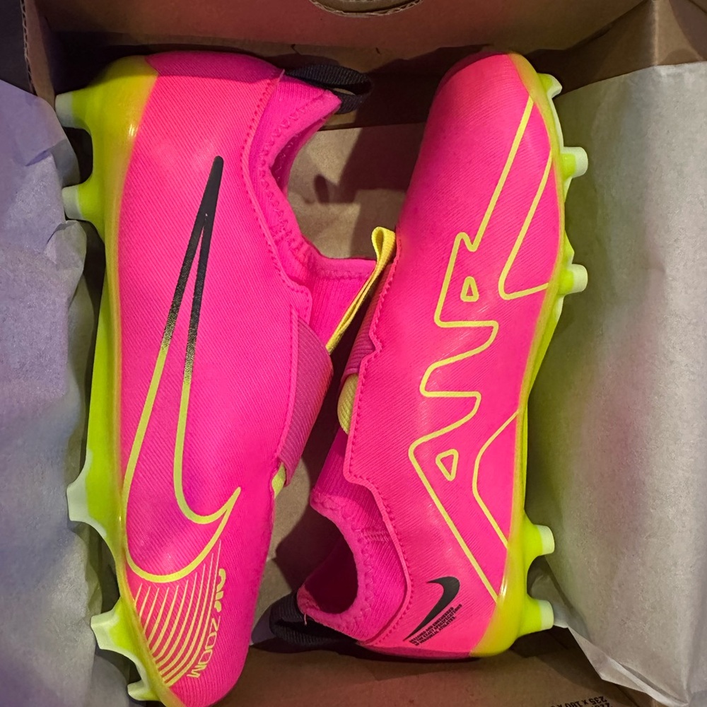 Kids Soccer Cleats - Nike JR ZOOM VAPOR 15 ACADEMY FG/MG